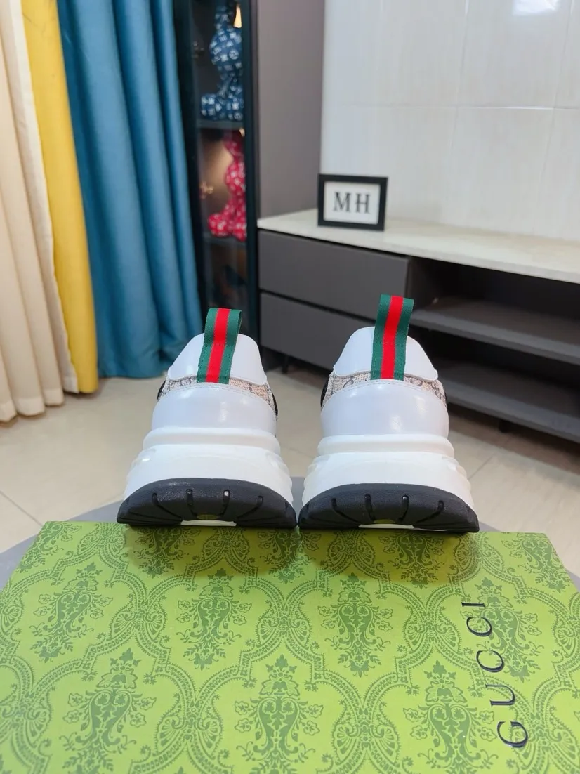 Men's shoes 💰458🌹🌹[GUCCI] Gucci's new lace-up casual men's shoes are on the market first, and the materials and workmanship are superior to all versions on the market. The highest quality shipped first-layer cowhide with imported original perforated materials➕Genuine leather lining, privately molded soft outsole, high foot comfort, imported special materials highlight the brand's unique charm, high-end customization 38-44